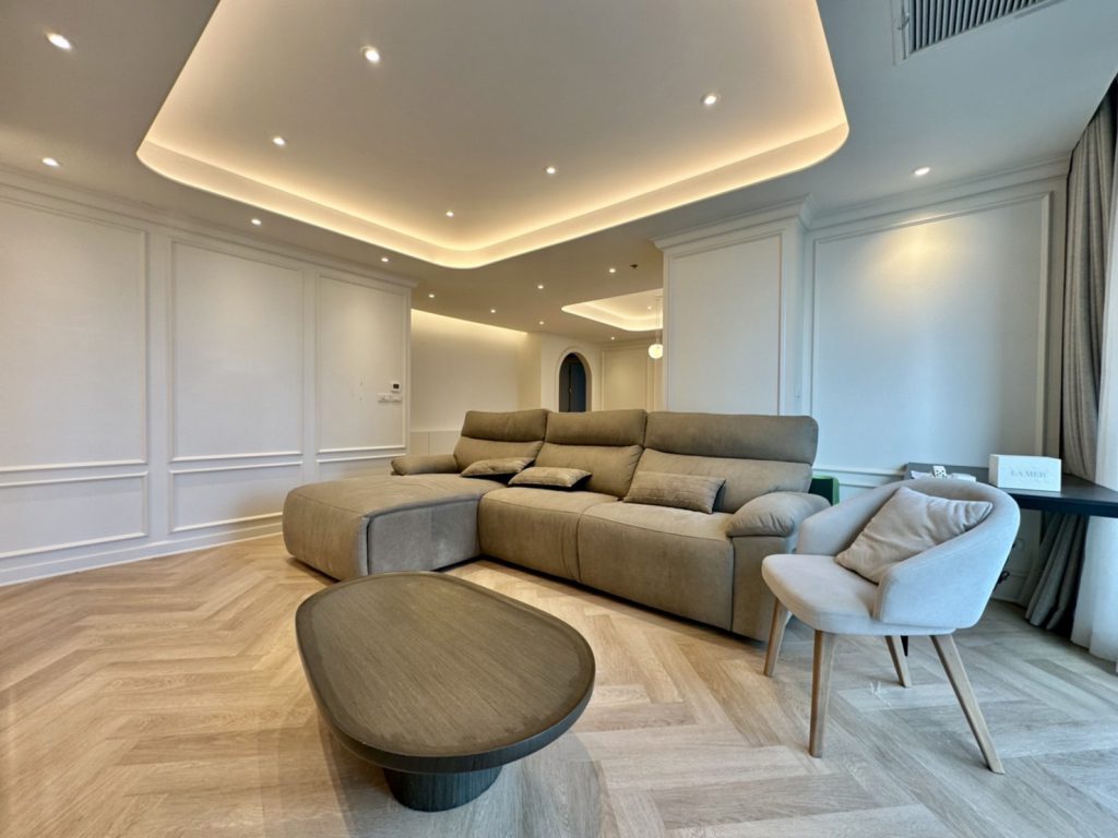 “ One Bedroom Minimal Style in Rajdamri